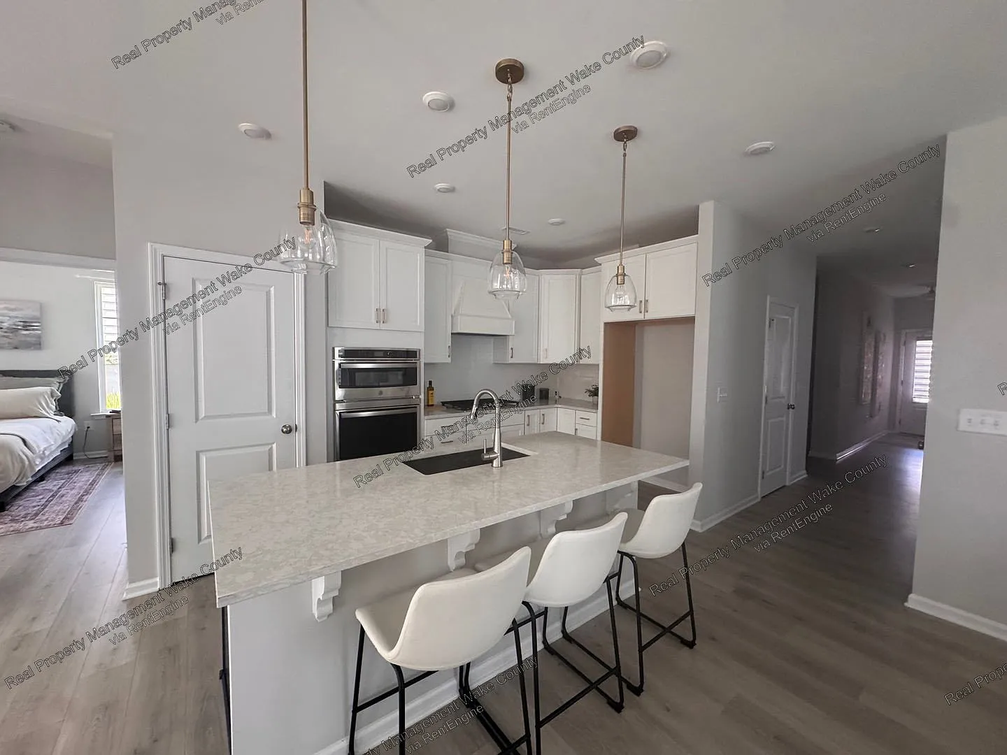 4 bed, 3.5 bath, 2350 sqft, $2,550 — Photo 2