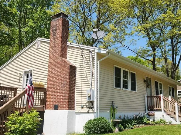 19 Lake Street, Ledyard, CT 06339