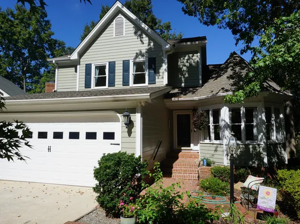 222 E Wind Ln, Cary, NC 27518