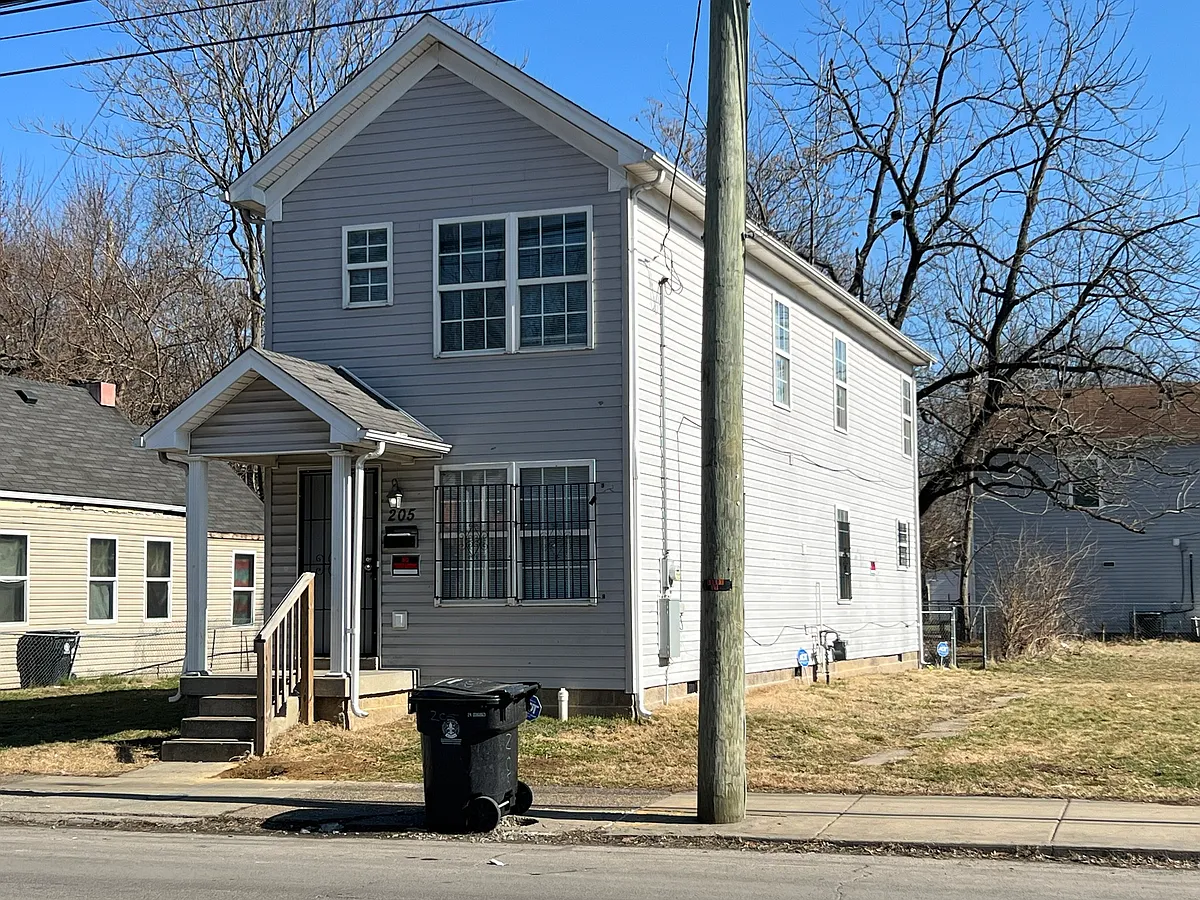 Building Photo - 205 N 26th St
