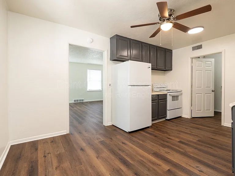 631 N Mount Carmel St — Photo 19
