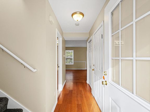 2nd image of 916 E Baker St #195