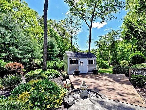5th image of 10 Kent Ct