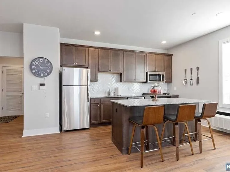 The Grande Saddle Brook — Photo 17
