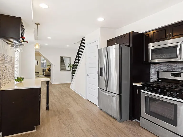 1865 Frankford Ave — Photo 9