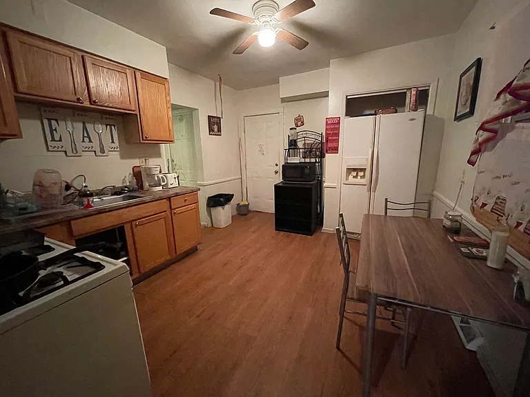 828 W 18th St #1 — Photo 13