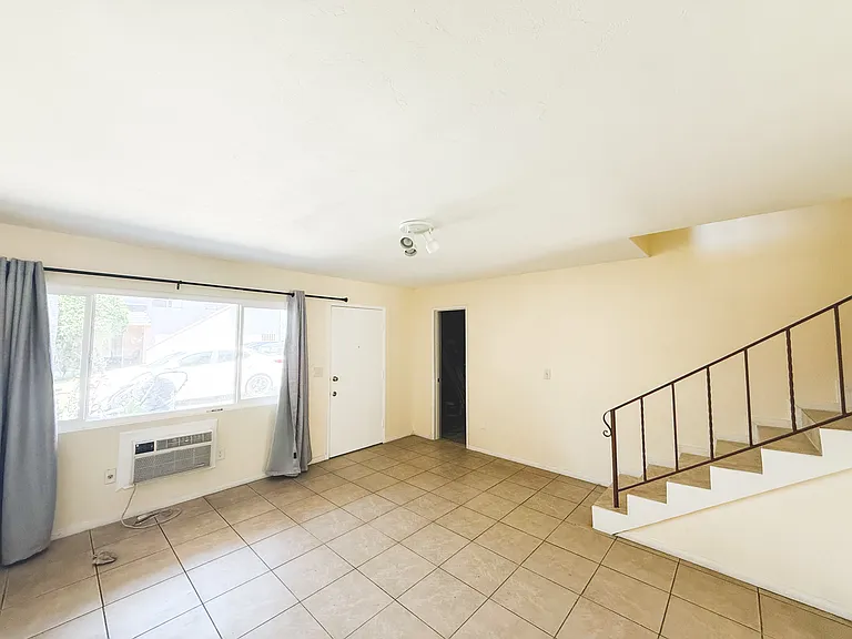 730 Mission Grove Pl — Photo 4
