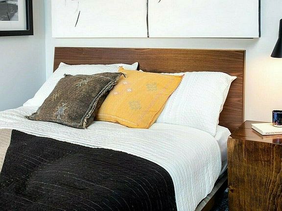4th image of 413 Kent Ave #501