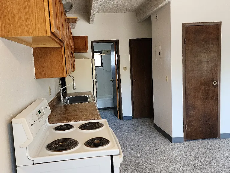 512 N Cantril St #12 — Photo 1
