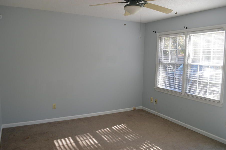 1st image of 124 Lisa Dr