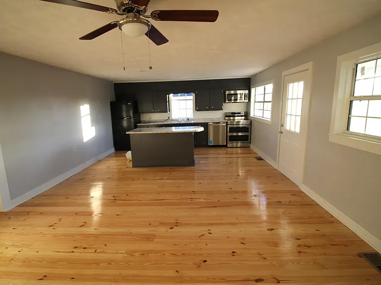 1088 S 4th St — Photo 2