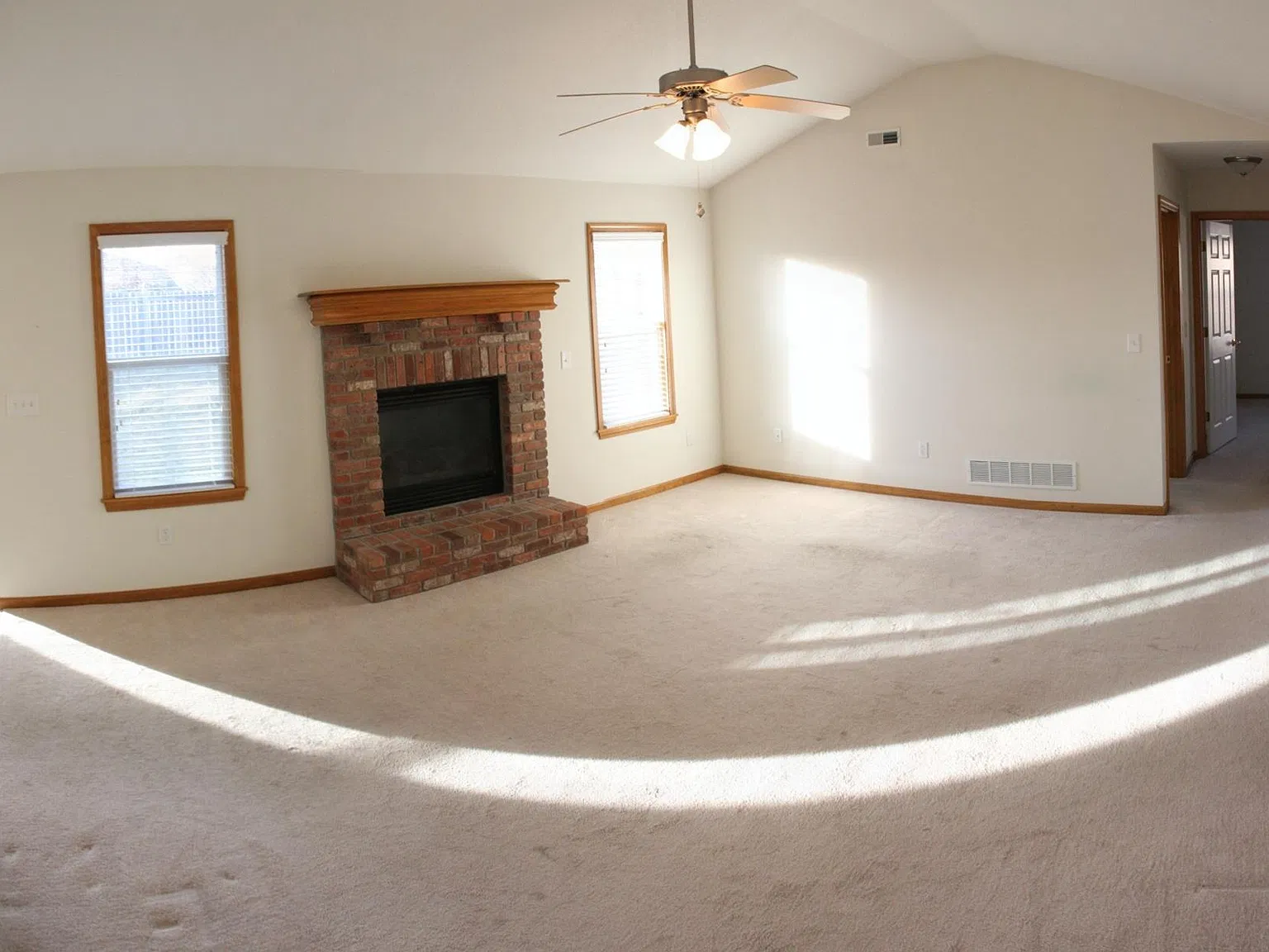 3 bed, 1486 sqft, $2,300 — Photo 4