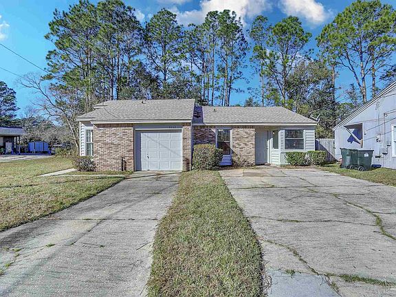 2nd image of 8262 Continental Ct #8262