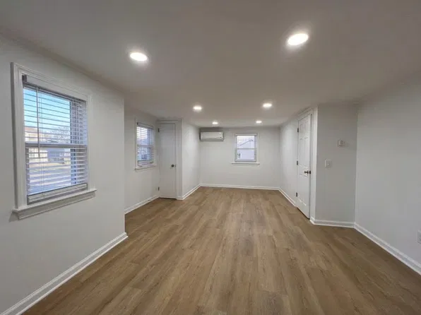 31 Whitman St, Carteret, NJ
