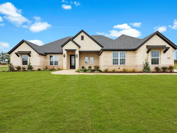 2001 Forest Bridge Dr, Azle, TX 76020