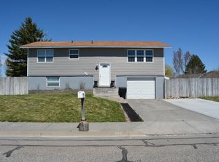 231 Hummingbird Ln, Shelley, ID 83274