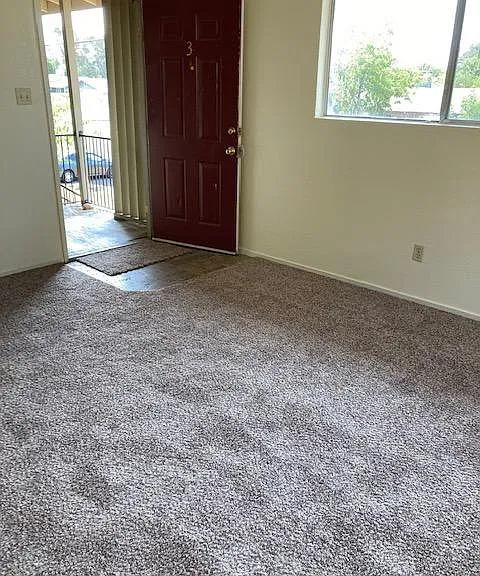 720 Plumas Ave — Photo 2