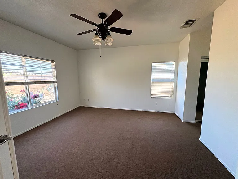 13085 Camden Ln — Photo 4