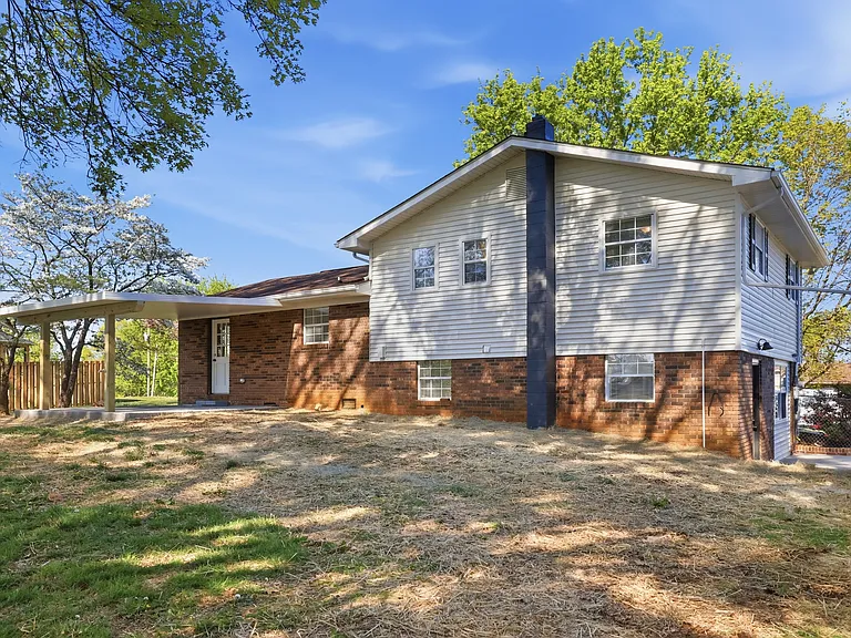 3683 Halifax Cir — Photo 5