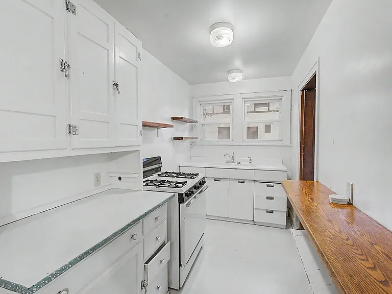 407 W Green St #2 — Photo 7