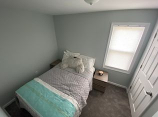 60 Dedham Ave, Providence, RI 02909