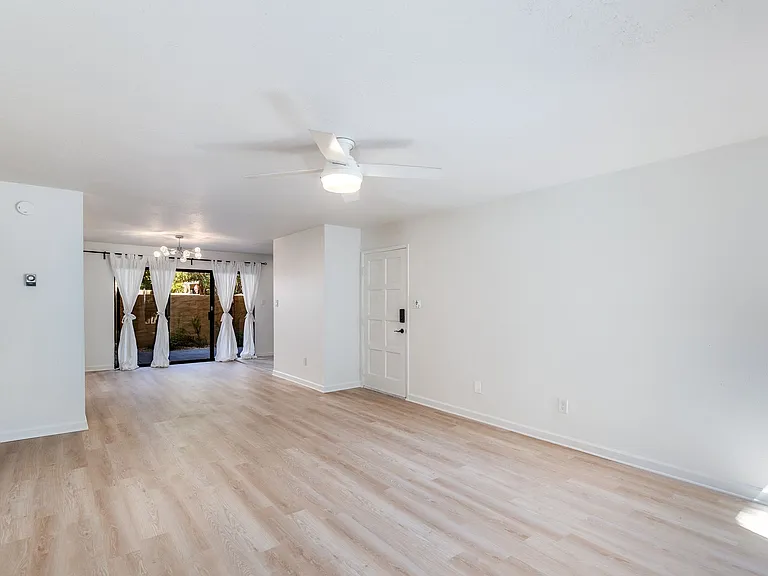 4950 N Miller Rd #116 — Photo 5