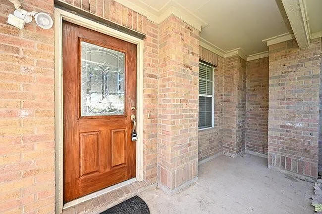9403 Coatsworth Dr — Photo 43