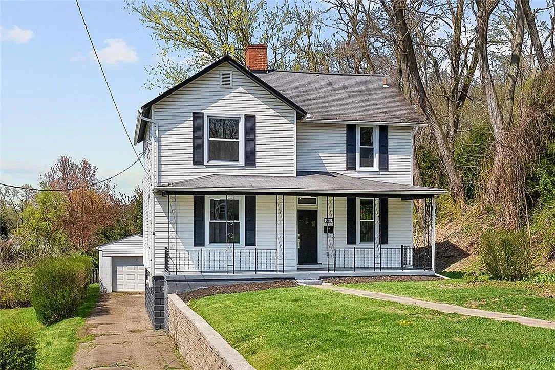 215 Pillow Ave photo 1
