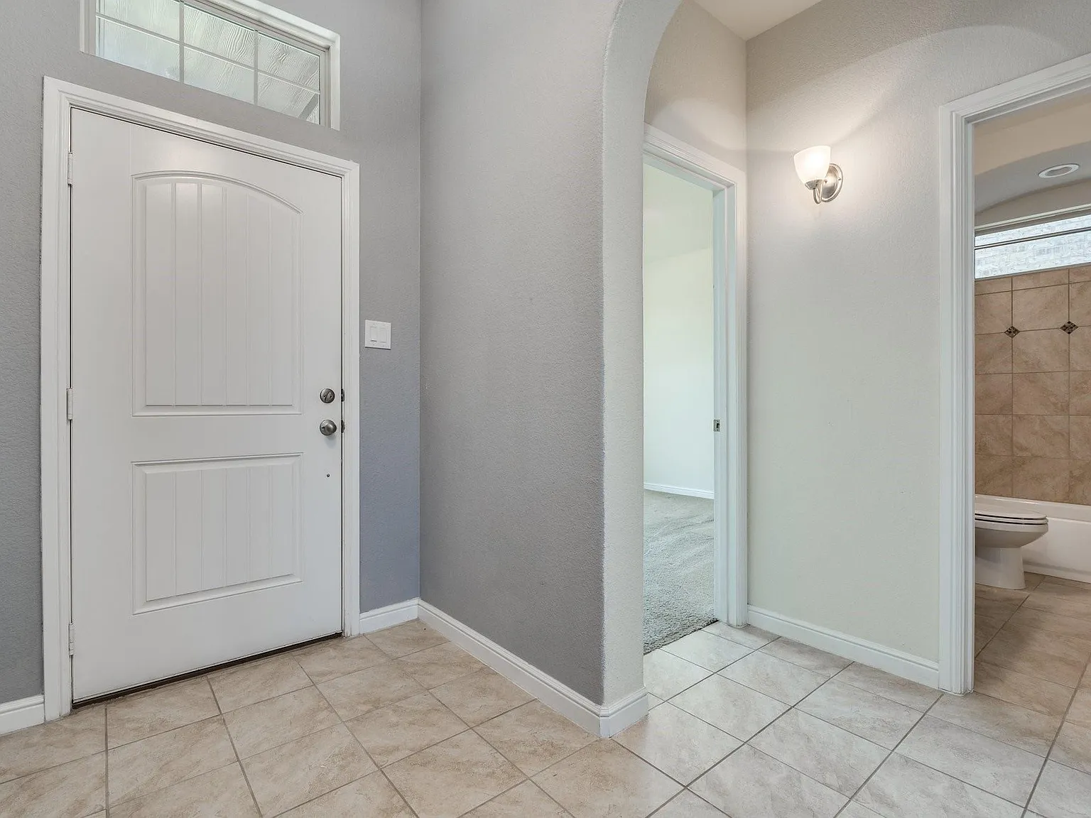 3 bed, 1676 sqft, $2,350 — Photo 2