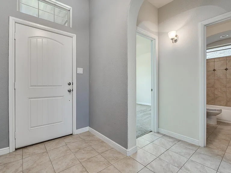 9921 Wynndel Trl — Photo 2