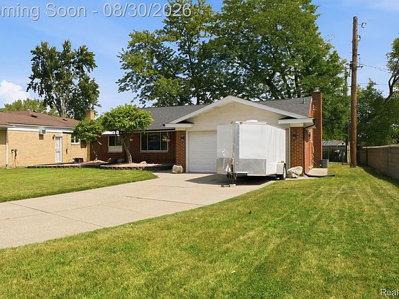 3rd image of 618 N Inkster Rd