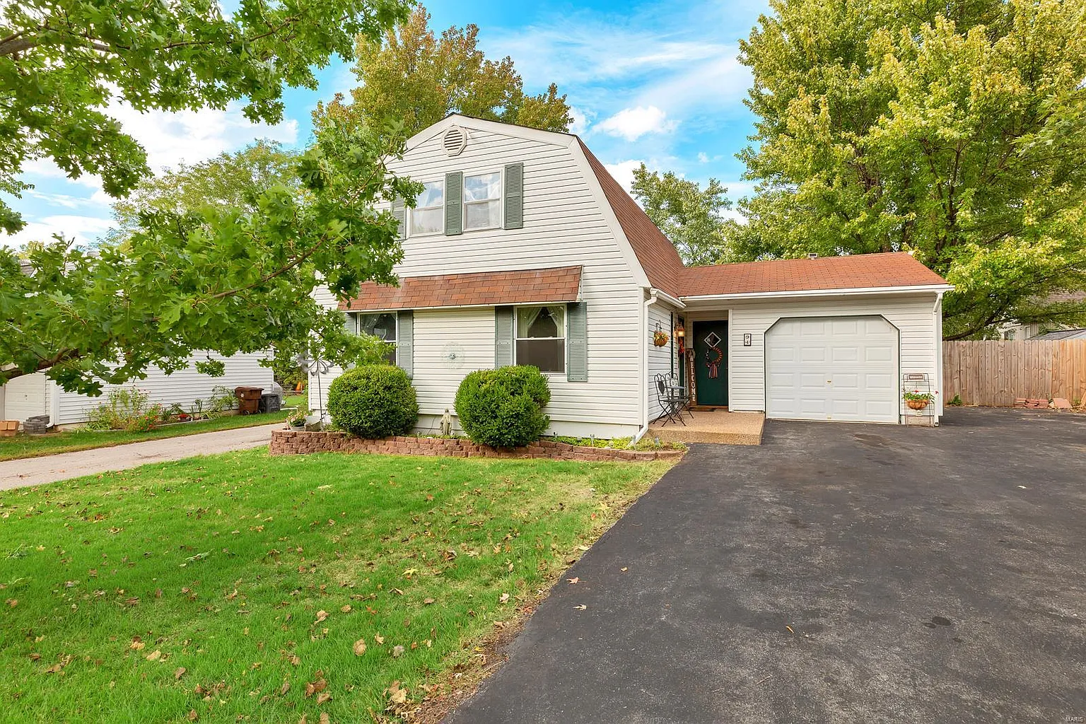 94 Plum Tree Dr photo 1