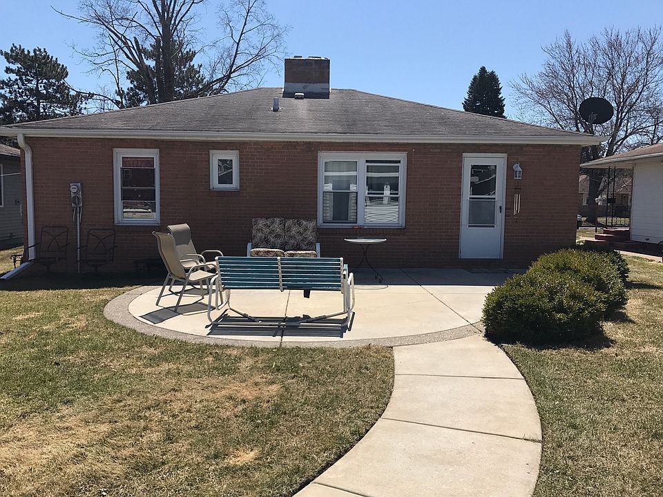 2nd image of 824 Hamilton Ave