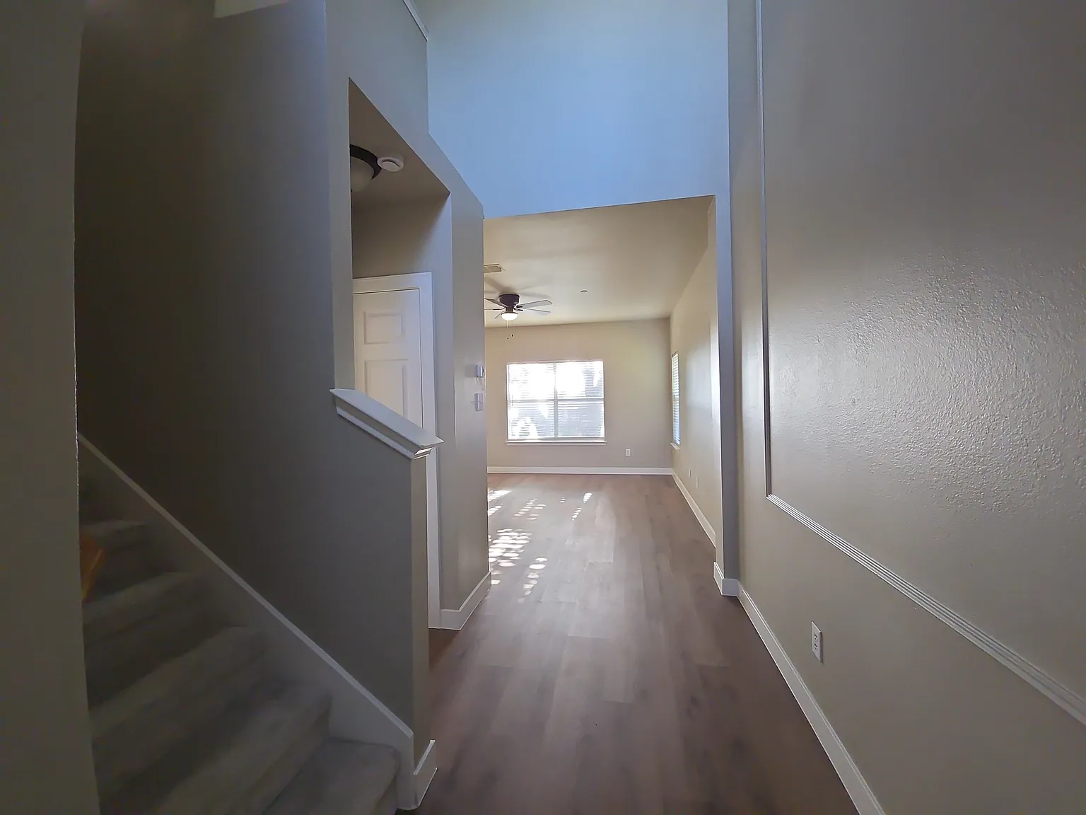 3 bed, 2.5 bath, 1597 sqft, $2,575 — Photo 3