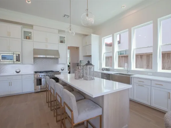 1717 Monarch Oaks St, Houston, TX 77055