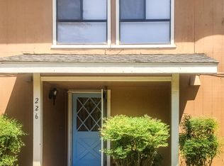 226 N Crenshaw Rd, Visalia, CA 93291