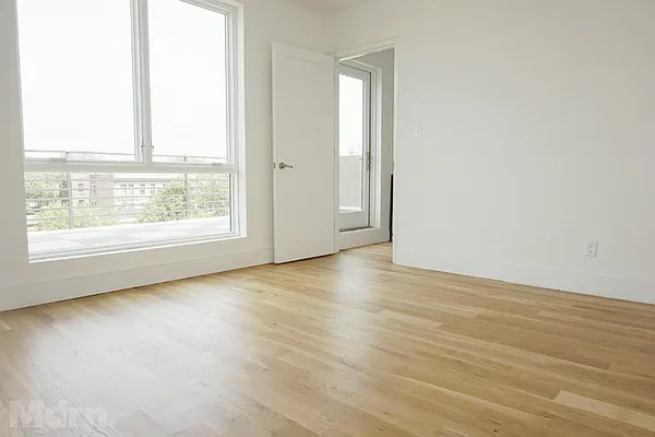 Rented by Mdrn Residential | media 64