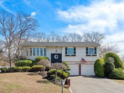 151 Woodbury Road, Hauppauge, NY, 11788
