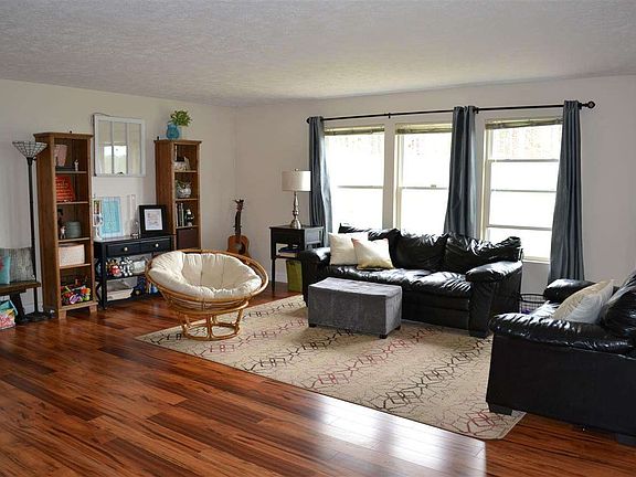 3rd image of 5067 Village Lane Ct