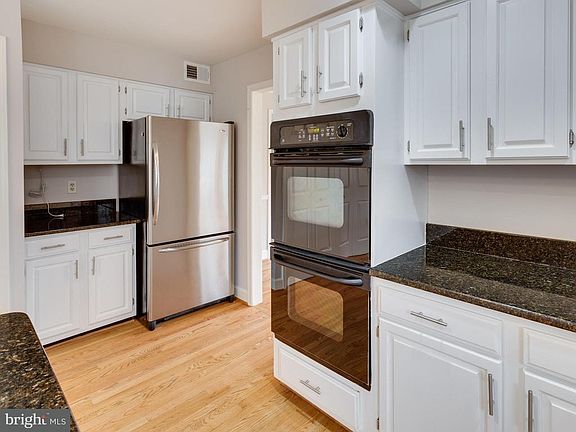 5th image of 2504 Cedar Ln