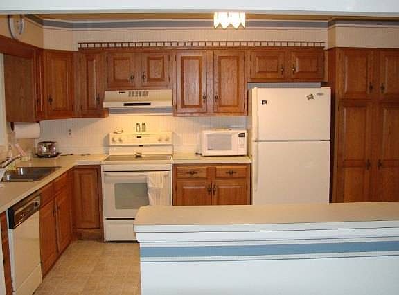 3rd image of 770 Knollwood Village