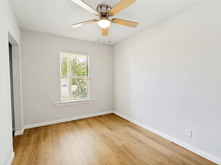 2935 Lasses Blvd — Photo 12