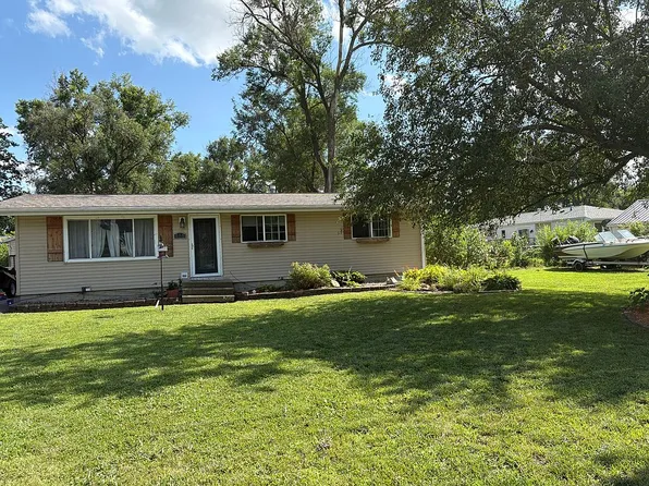 416 E End Ave, Evansdale, IA 50707