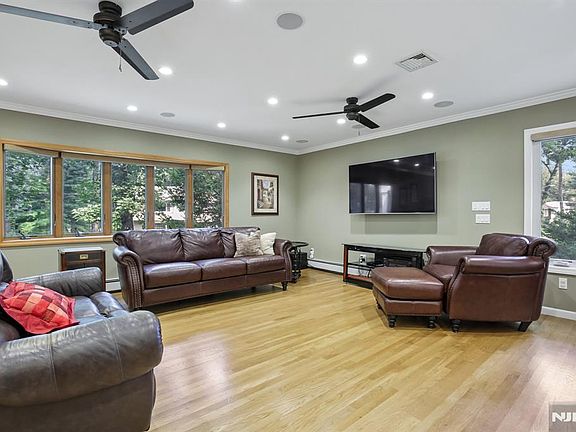 3rd image of 26 Birch Rd