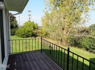 147 Summit View Ct, White Lake, MI 48386