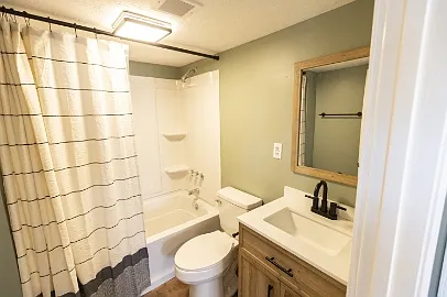2 bed, 945 sqft, $1,300 — Photo 3