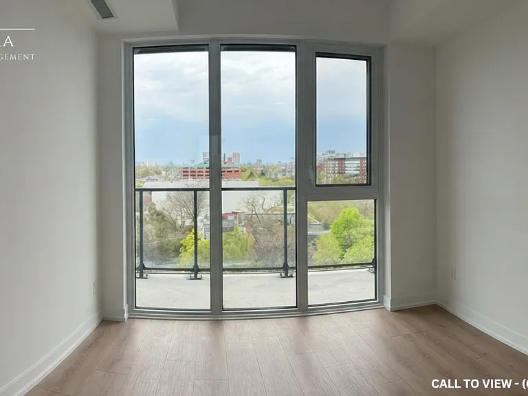 500 Dupont St #606 — Photo 6