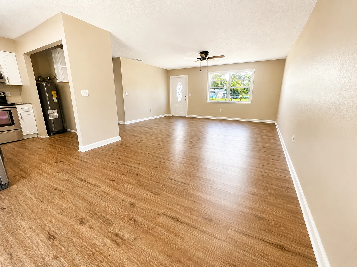 3 bed, 1200 sqft, $1,799 — Photo 4