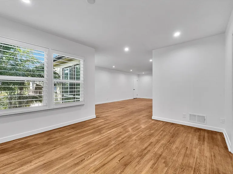 350 S Camden Dr #A — Photo 11