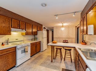 195 Valley View Cir, West Springfield, MA 01089